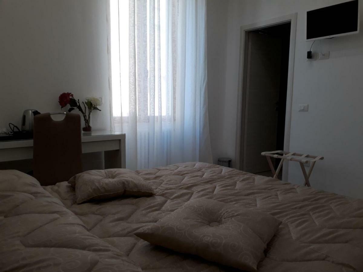 Bed and Breakfast Rosa Del Salento à Lecce Extérieur photo